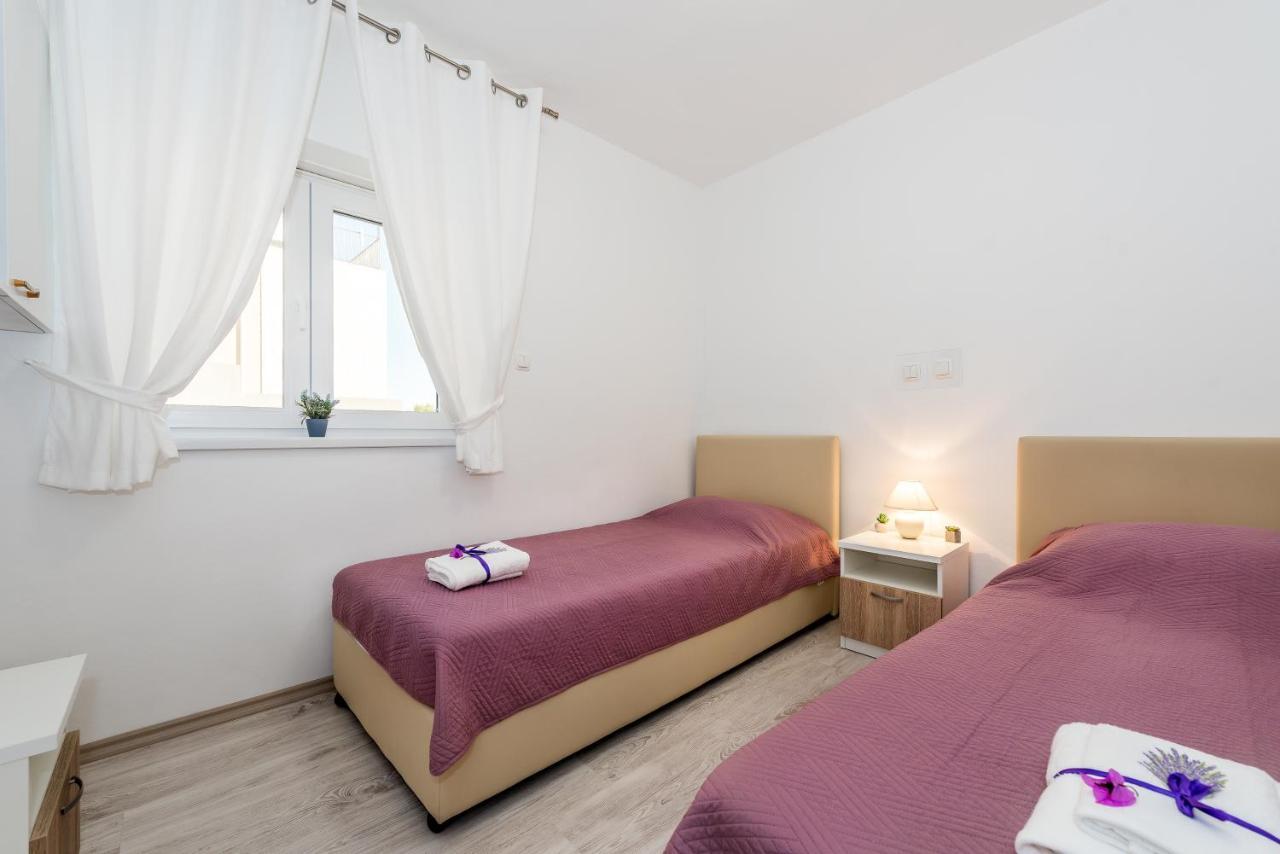 Villa Mirta Tisno Buitenkant foto