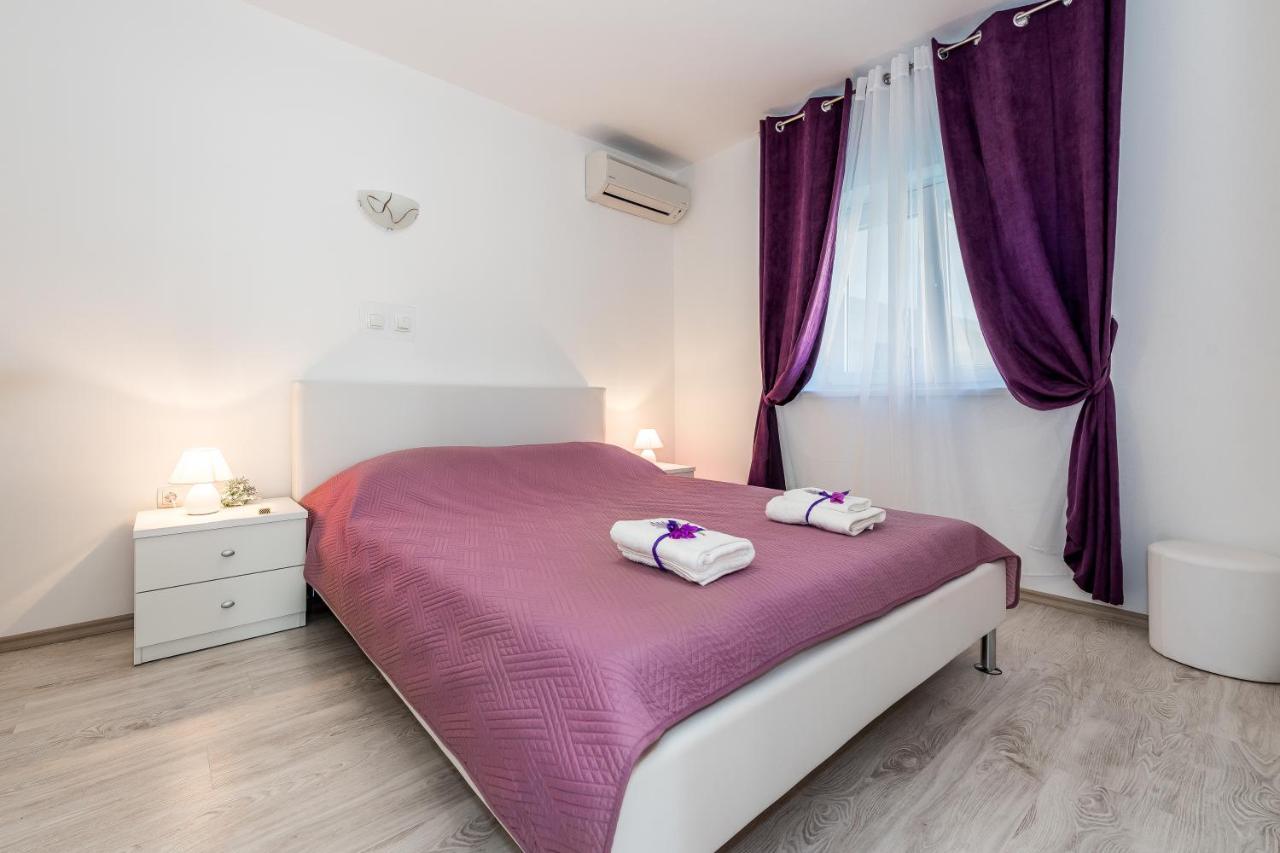 Villa Mirta Tisno Buitenkant foto