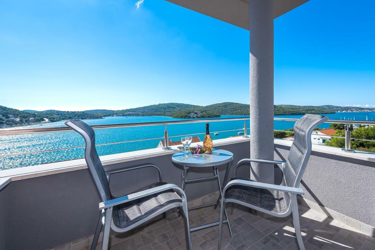 Villa Mirta Tisno Buitenkant foto